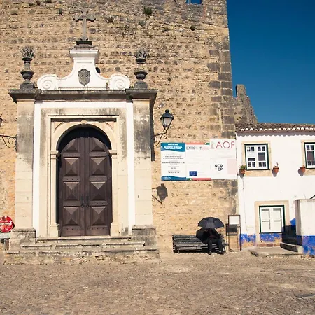 Charlie's Casa de hóspedes Ferrel (Leiria)